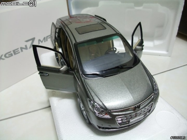 Luxgen 1:18模型車