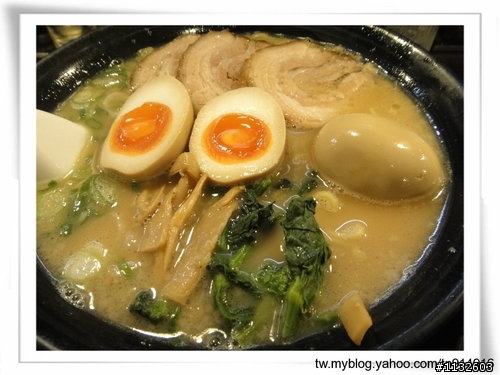 天阿怎麼那麼好吃。2010日本池袋。無敵家拉麵。(新增第二回連結在18樓)