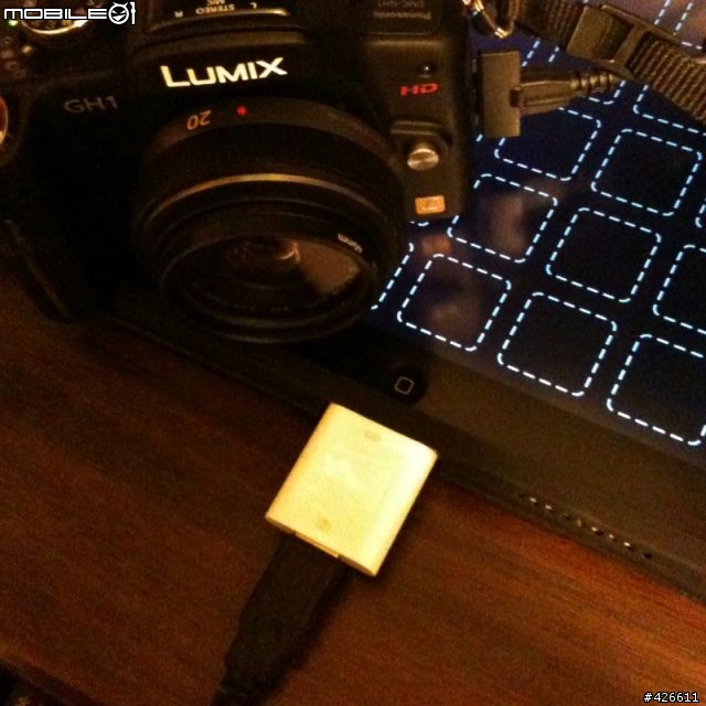 不勸敗~不專業~開箱文~iPad配件 Camera Connection Kit ~