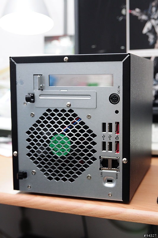 Thecus NAS N4200開箱