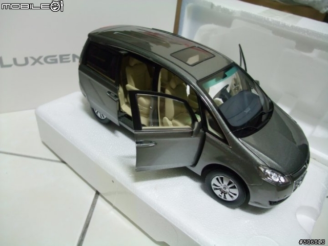 Luxgen 1:18模型車