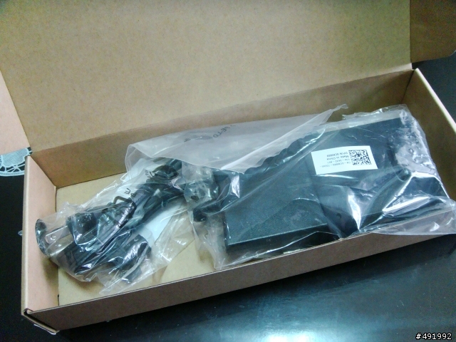 (開箱文)DELL 1464 i3-330(有請國際模特兒狗入鏡)