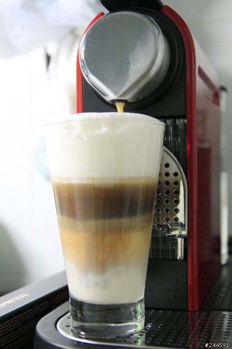 nespresso C120 膠囊咖啡機 方便之選