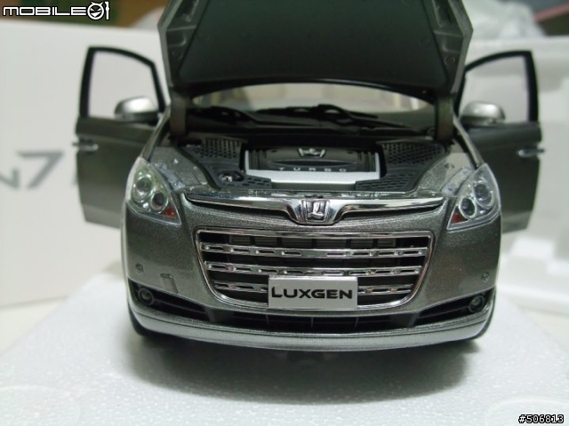Luxgen 1:18模型車