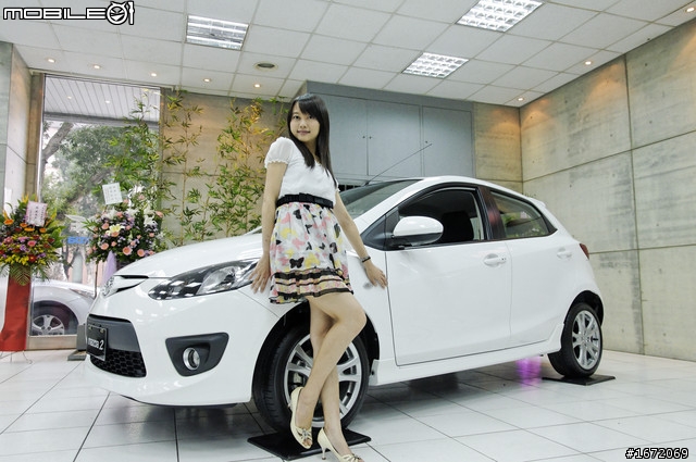 年輕的自我原色Mazda2~~圖多