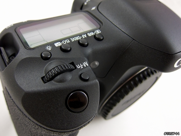 Canon EOS 7D - Canon APS-C片幅機皇開箱與心得~