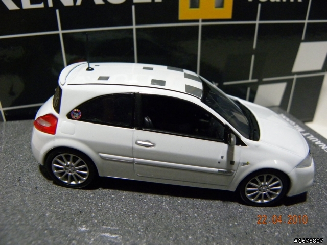 Renault 2006 F1 世界冠軍 Megane II & Clio RS紀念樣式開箱