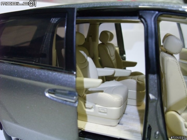 Luxgen 1:18模型車
