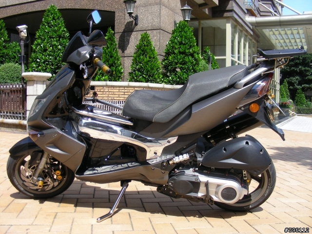 G-MAX 200小改分享第八發!! E46遠近魚眼+CNC後卡鉗+GIVI E450+內裝烤漆碳纖化