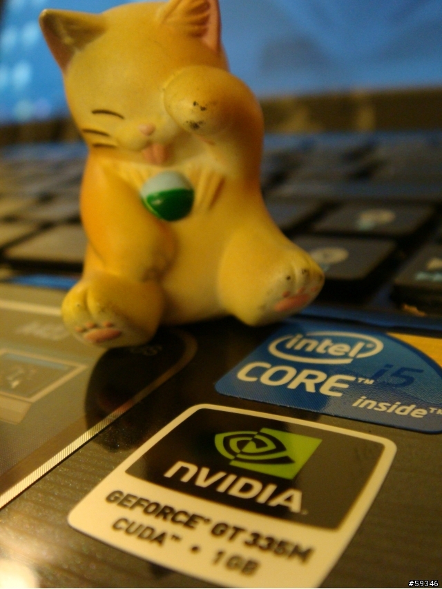 (開箱)ASUS A42JV Core i5-520 + Nv GT335M 1G ~就是要這兩張貼紙