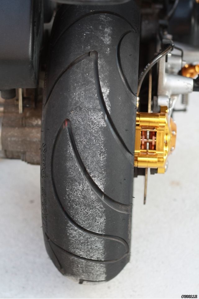 G-MAX 200小改分享第八發!! E46遠近魚眼+CNC後卡鉗+GIVI E450+內裝烤漆碳纖化
