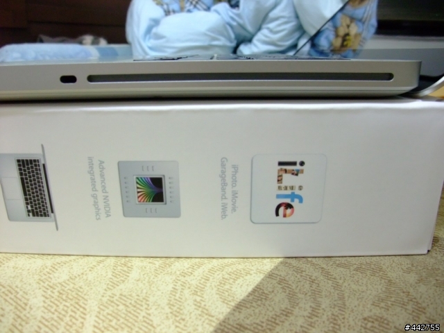 我的生日禮物 APPLE MacBook Pro 13到手嚕~