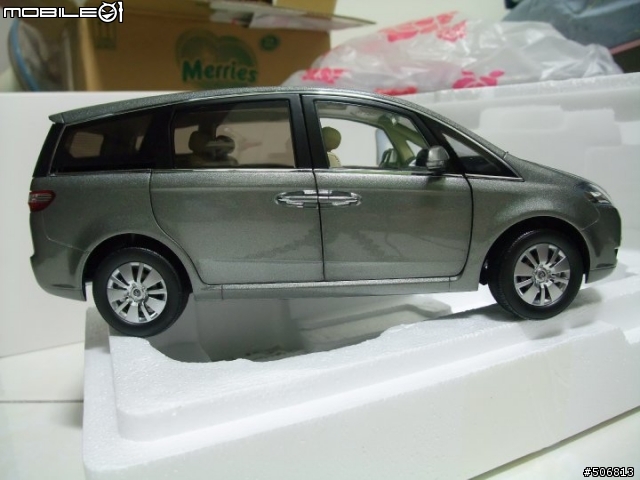 Luxgen 1:18模型車