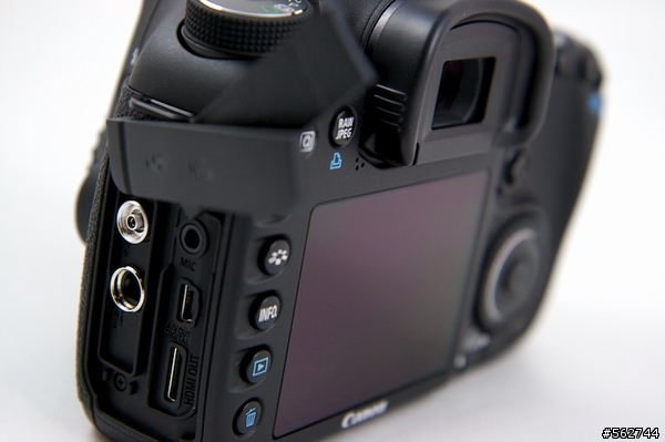 Canon EOS 7D - Canon APS-C片幅機皇開箱與心得~