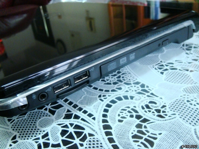 (開箱文)DELL 1464 i3-330(有請國際模特兒狗入鏡)