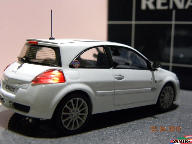Renault 2006 F1 世界冠軍 Megane II & Clio RS紀念樣式開箱