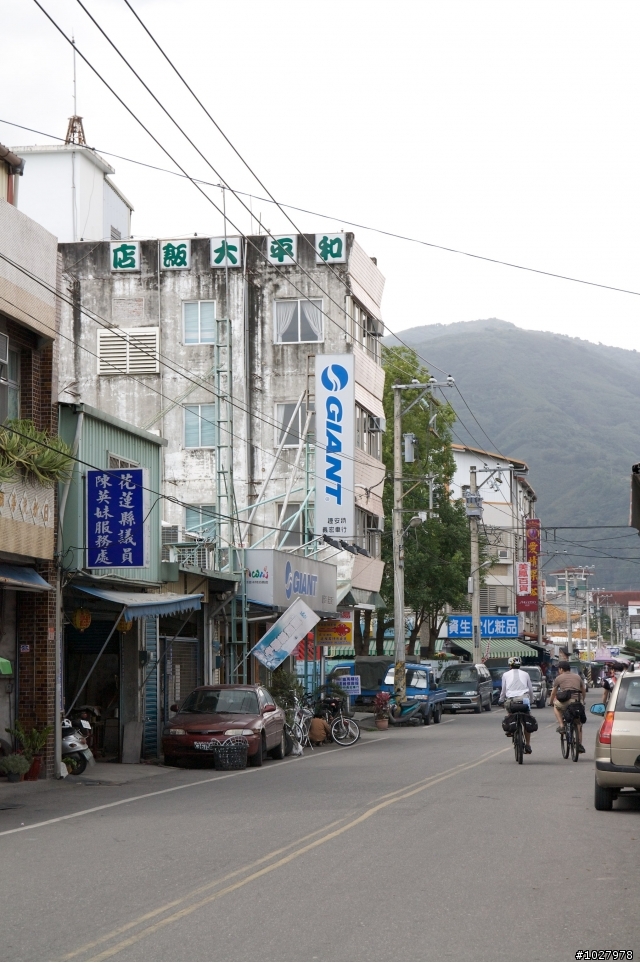 【花東愛心快遞公益行】六人還願出發去..
