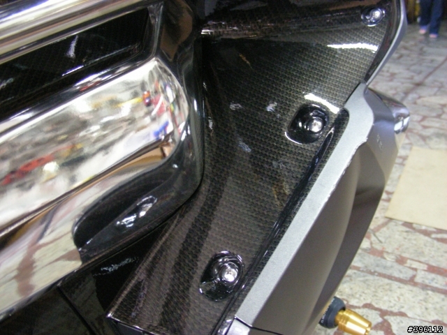 G-MAX 200小改分享第八發!! E46遠近魚眼+CNC後卡鉗+GIVI E450+內裝烤漆碳纖化
