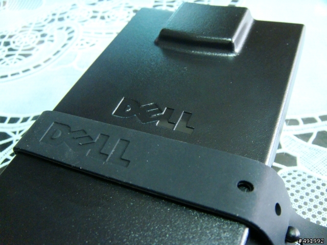 (開箱文)DELL 1464 i3-330(有請國際模特兒狗入鏡)