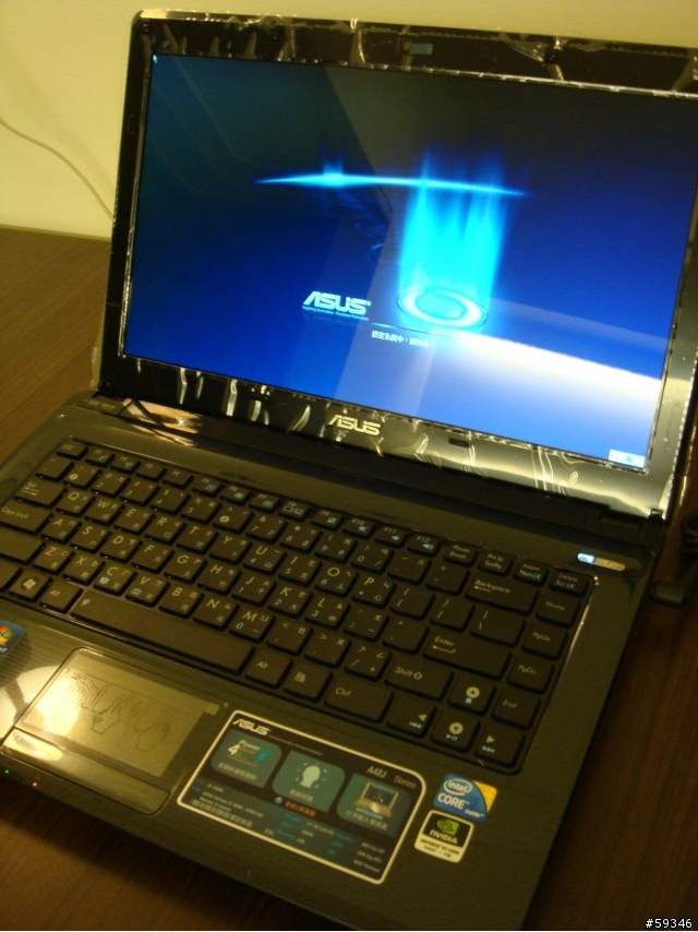 (開箱)ASUS A42JV Core i5-520 + Nv GT335M 1G ~就是要這兩張貼紙