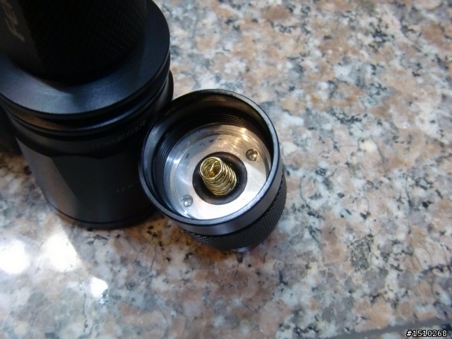 低調手電筒: UltraFire Cree C8 & Fenix TK11 分享