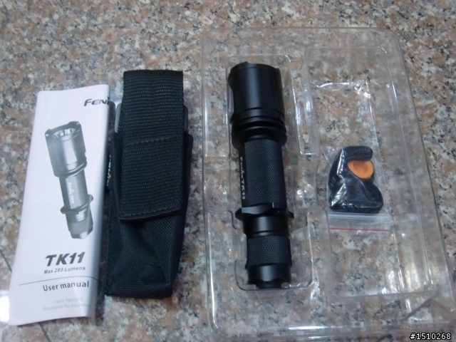 低調手電筒: UltraFire Cree C8 & Fenix TK11 分享
