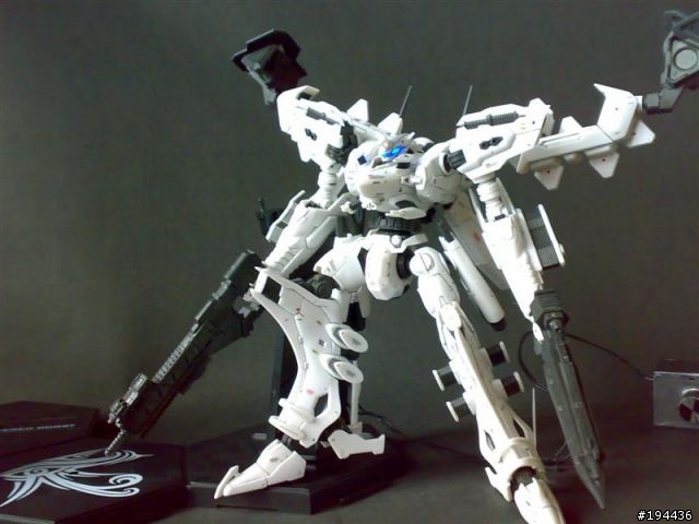 機戰傭兵White Glint素組+墨線+水貼+消光