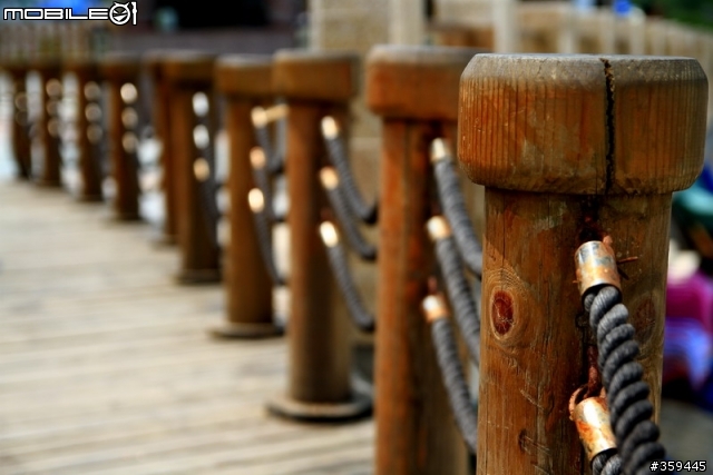 Canon EOS 7D + Sigma 17-50mm F2.8 EX DC OS HSM蓋大樓(已上圖)