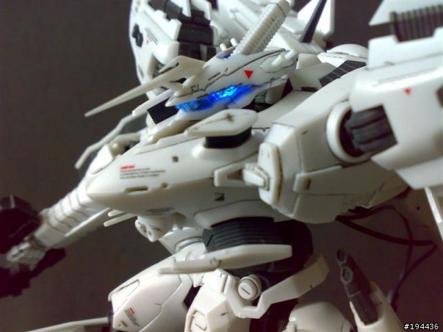機戰傭兵White Glint素組+墨線+水貼+消光
