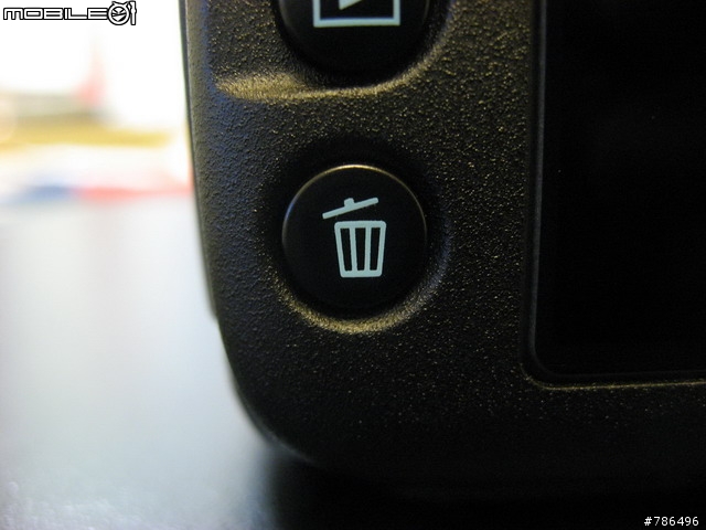終於踏進單眼的敗家之路...Canon 7D 開箱...