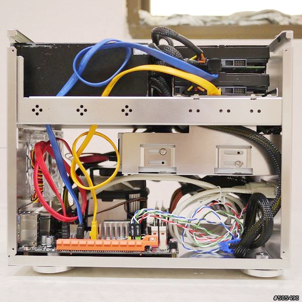 Windy星野 - MAJESTA Realizer Mini-ITX機殼開箱分享