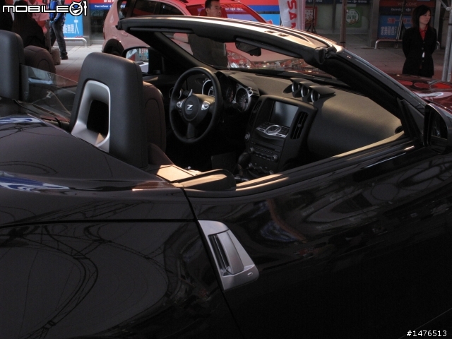 *更新* Nissan桃園巡展正妹+Nissan 370Z Roadster 完整照片
