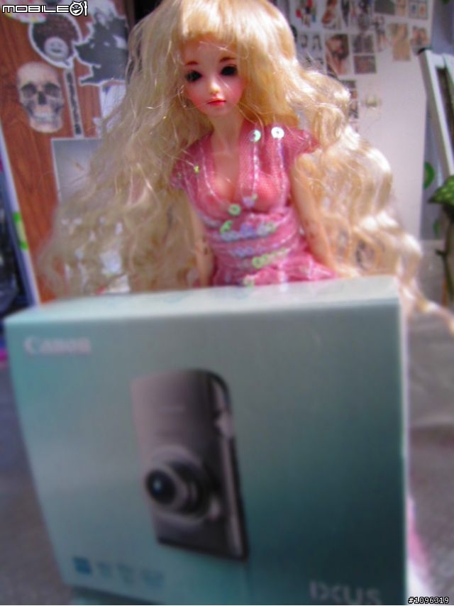 【歡樂分享】Barbie開箱~CANON IXUS 210 IS。(內有玩偶不喜勿入)