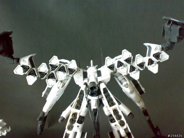 機戰傭兵White Glint素組+墨線+水貼+消光