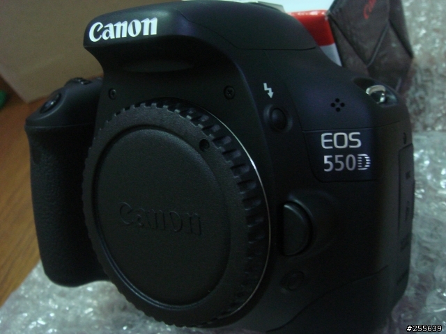 人生中第一台單眼~Canon 550D~開箱~