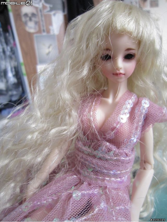 【歡樂分享】Barbie開箱~CANON IXUS 210 IS。(內有玩偶不喜勿入)