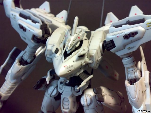 機戰傭兵White Glint素組+墨線+水貼+消光