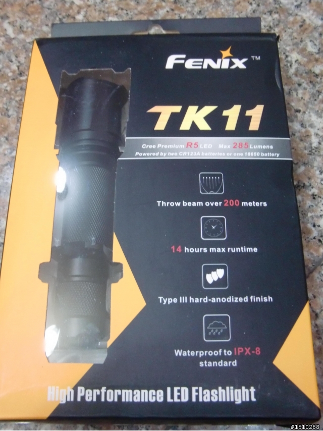 低調手電筒: UltraFire Cree C8 & Fenix TK11 分享