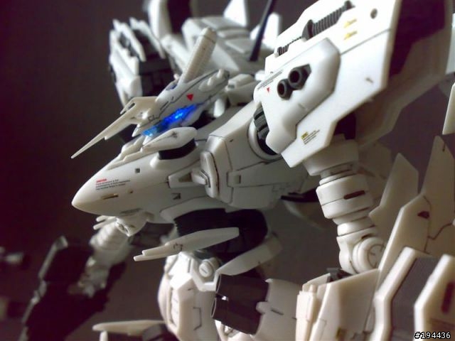 機戰傭兵White Glint素組+墨線+水貼+消光