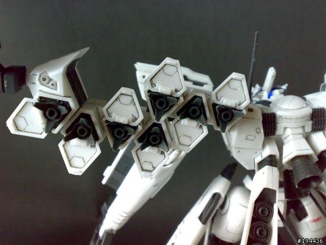 機戰傭兵White Glint素組+墨線+水貼+消光