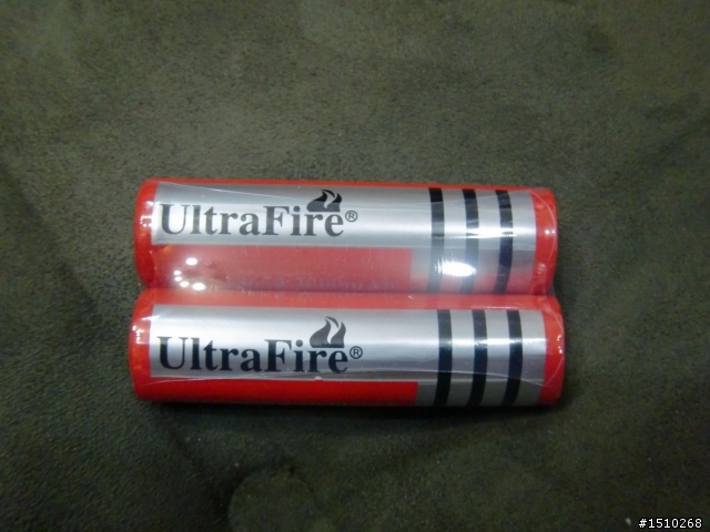 低調手電筒: UltraFire Cree C8 & Fenix TK11 分享