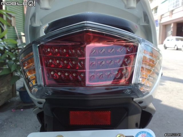 【分享】YAMAHA 2010 白金新勁戰 慢了一個星期的開箱!!