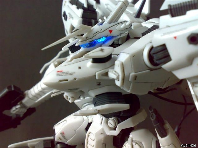 機戰傭兵White Glint素組+墨線+水貼+消光