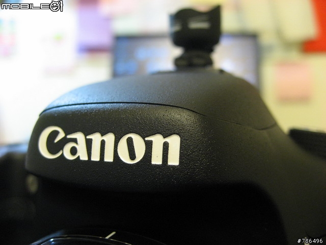終於踏進單眼的敗家之路...Canon 7D 開箱...