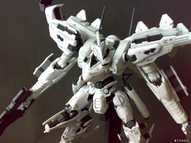 機戰傭兵White Glint素組+墨線+水貼+消光