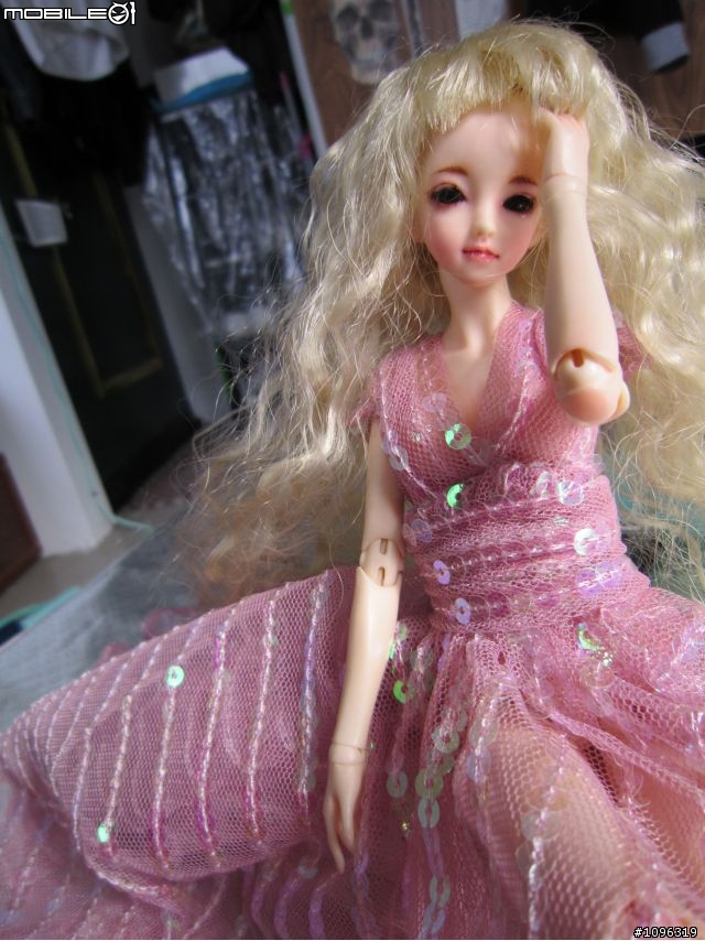 【歡樂分享】Barbie開箱~CANON IXUS 210 IS。(內有玩偶不喜勿入)