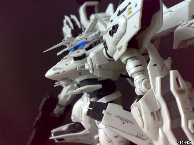 機戰傭兵White Glint素組+墨線+水貼+消光
