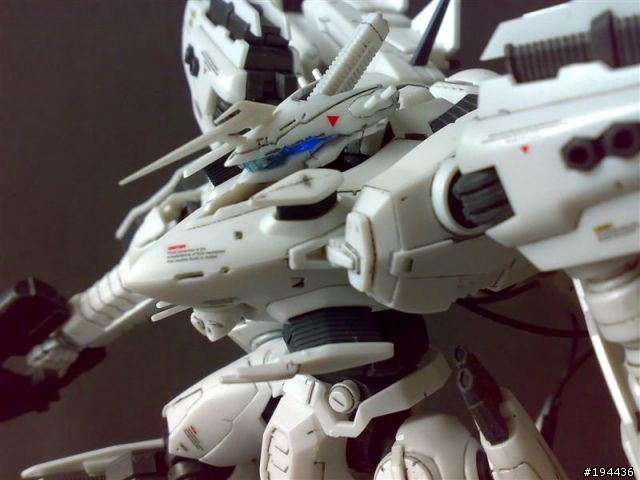 機戰傭兵White Glint素組+墨線+水貼+消光