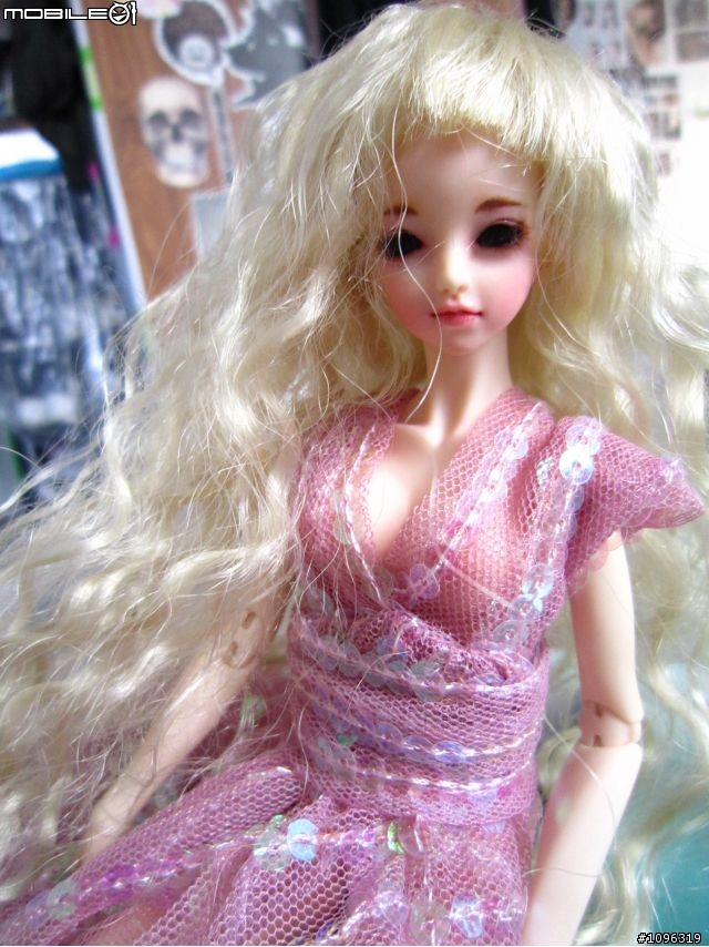 【歡樂分享】Barbie開箱~CANON IXUS 210 IS。(內有玩偶不喜勿入)