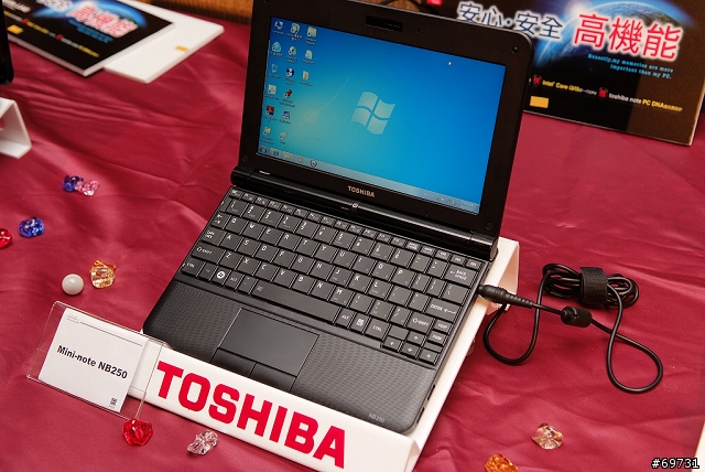 《 熊寶貝 》TOSHIBA 新機上市記者會 (隨寫)